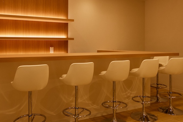 老舗のスナックのデザイン店舗風景