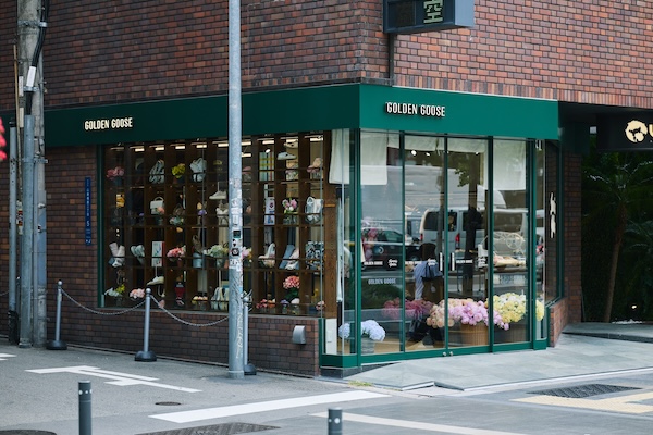 アパレルショップの外観