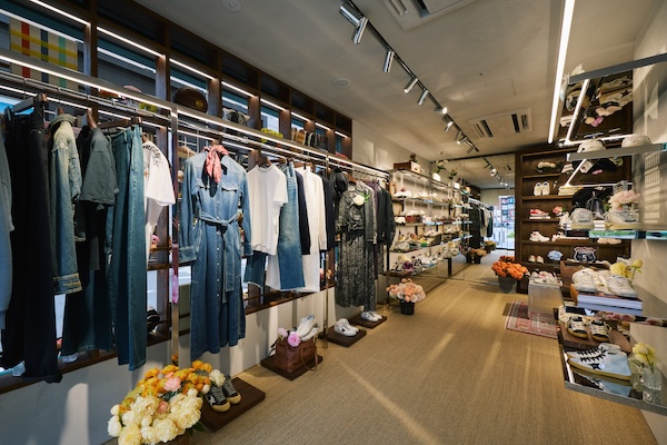 アパレルショップの内装デザイン