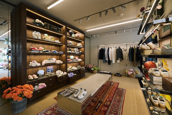 アパレルショップのディスプレイデザイン