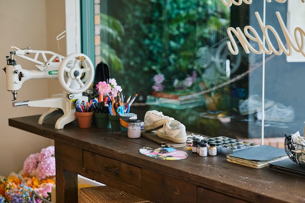 アパレルショップのショーケース