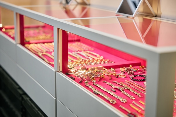 アパレル店の入口デザイン